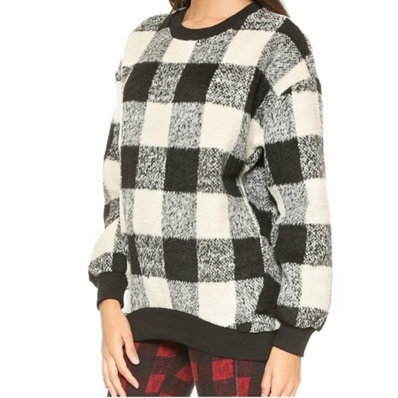 J.O.A. Black & White Buffalo Checkered Plaid Crew Neck Sweater Size Medium - Picture 2 of 16